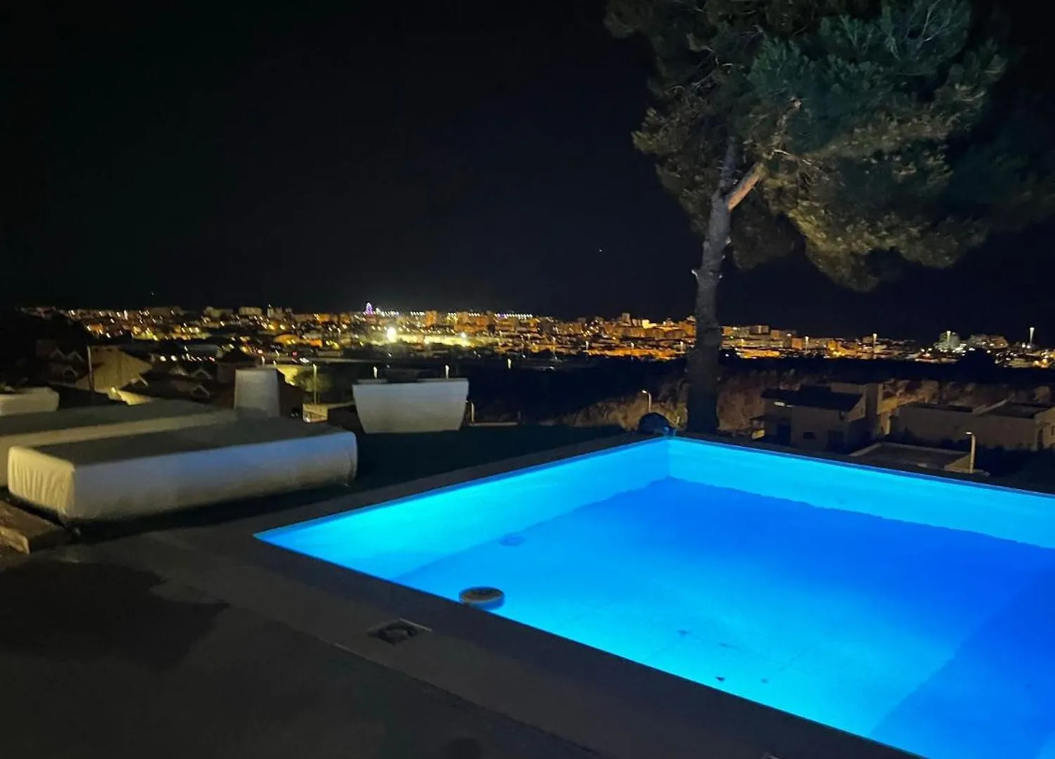 Amazing Villa In Benalmádena