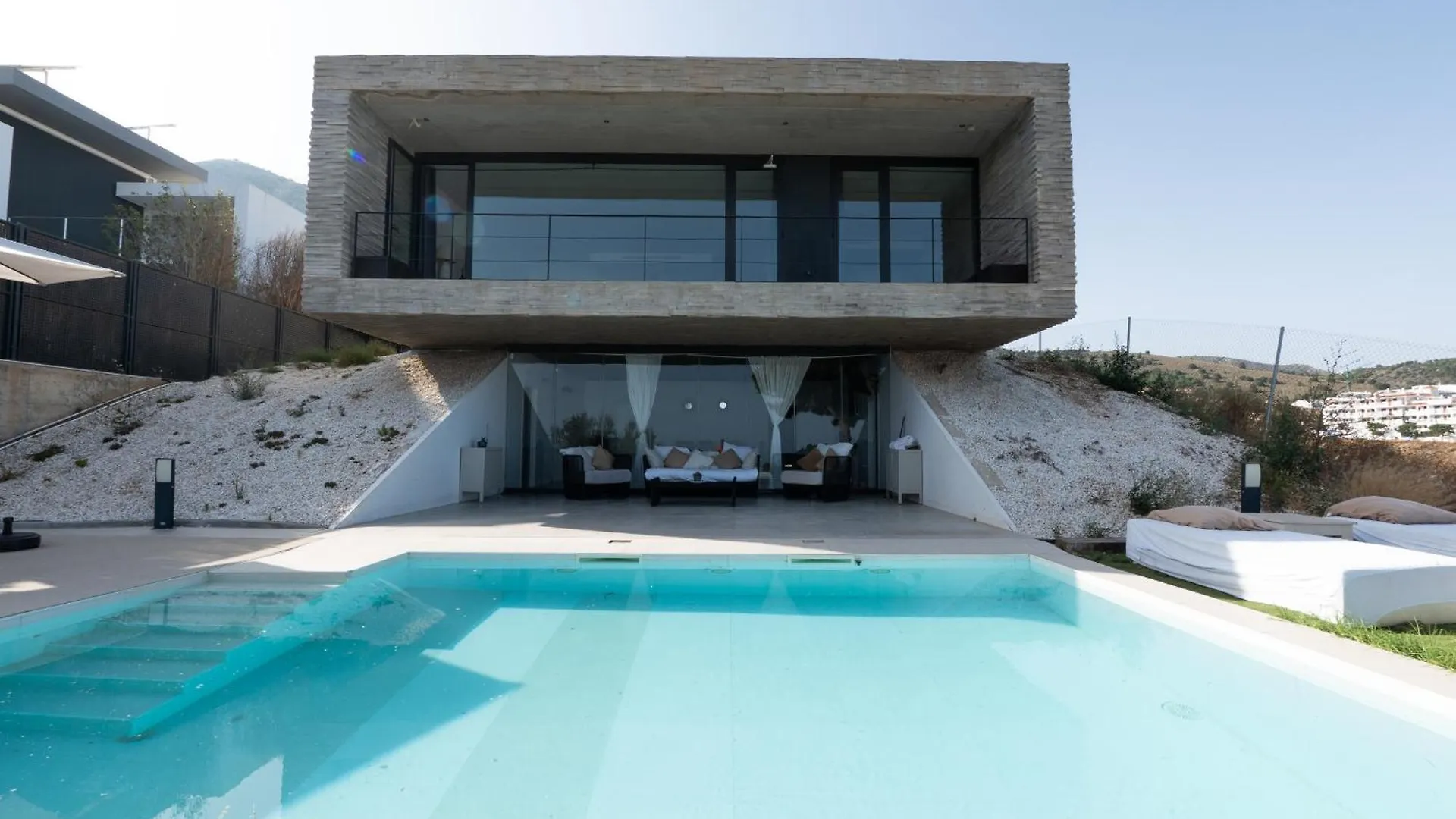 Amazing Villa In Benalmádena